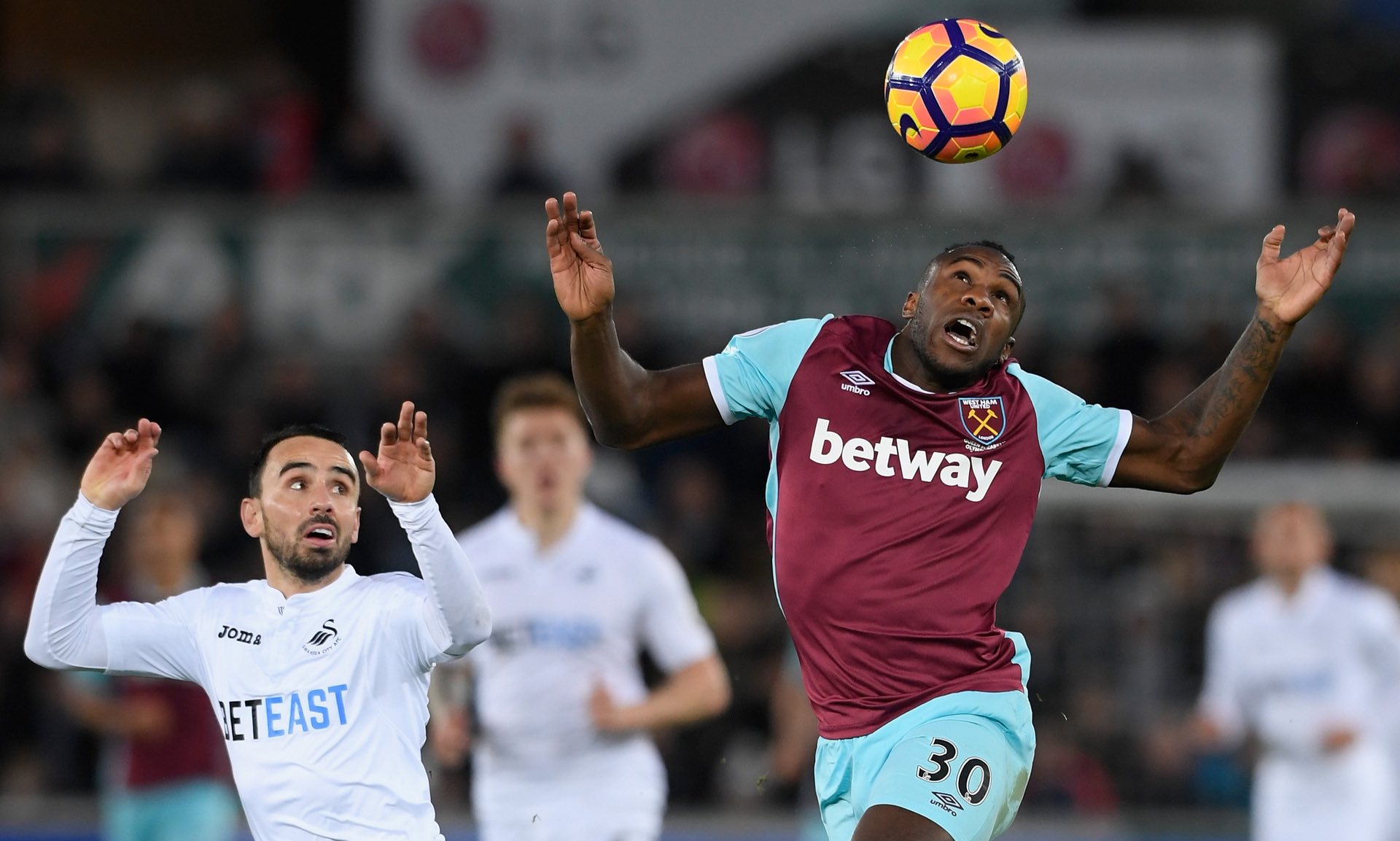 至禁区边缘 至禁区边缘