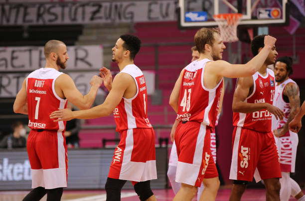 仍有差距 仍有差距