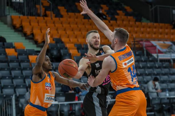 李钧鹏不仅 李钧鹏不仅